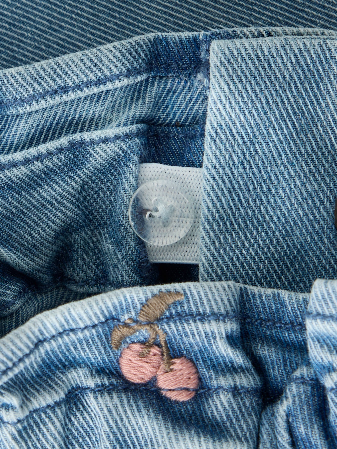 Lil Atelier Loose Cherry Jeans