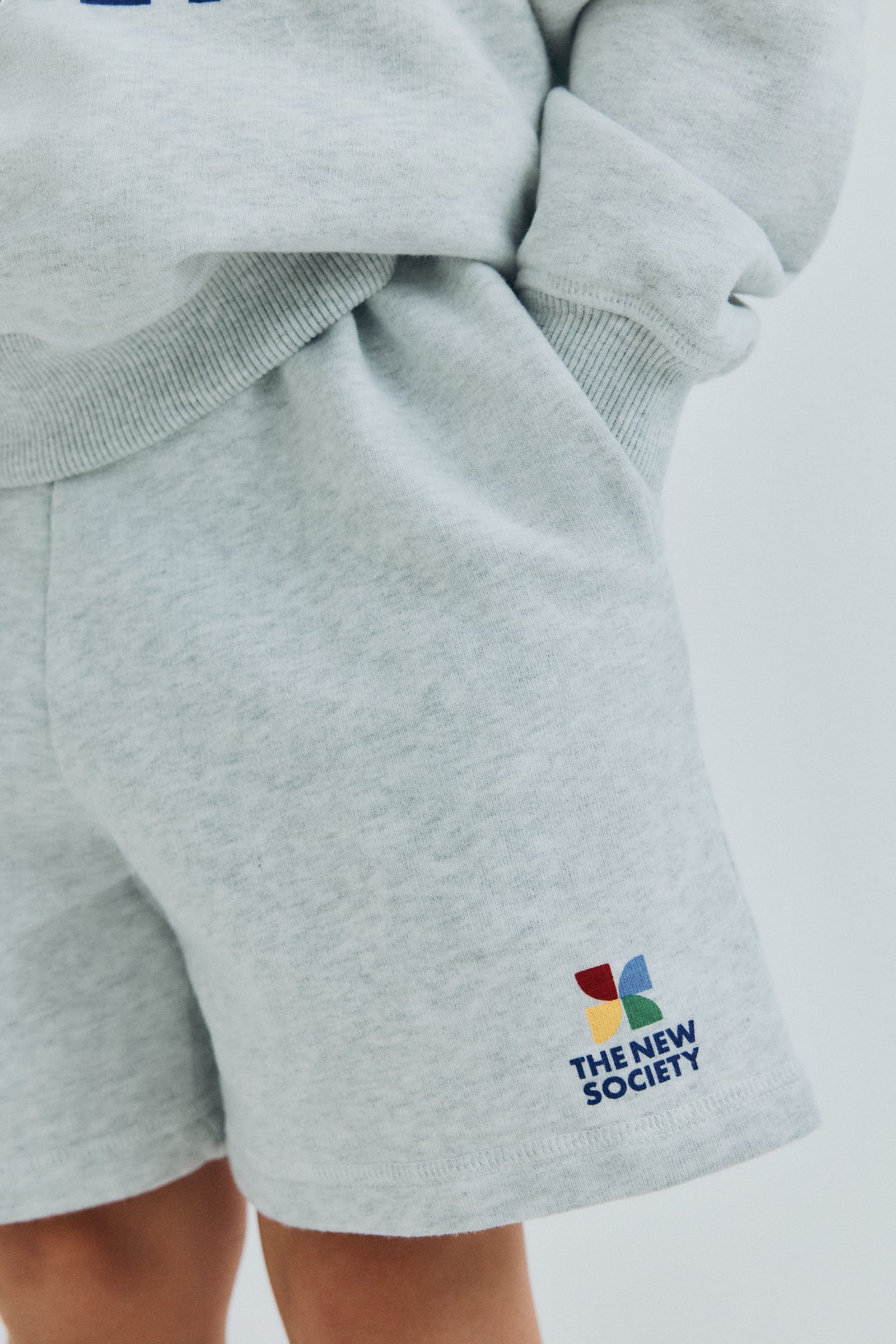 The New Society Logo Short Light Grey Melange