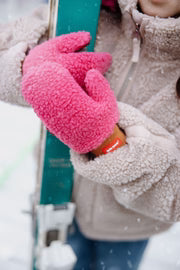 Hello Hossy Heaty Tara Wanten Pink
